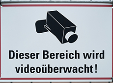 Schild Videoüberwachung: Die Nutzung von Überwachungskameras Schild Videoüberwachung: Die Nutzung von Überwachungskameras